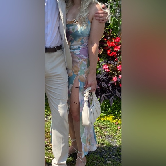 12th Tribe Natalia Pastel Floral Printed Maxi Dress - Picture 2 of 4